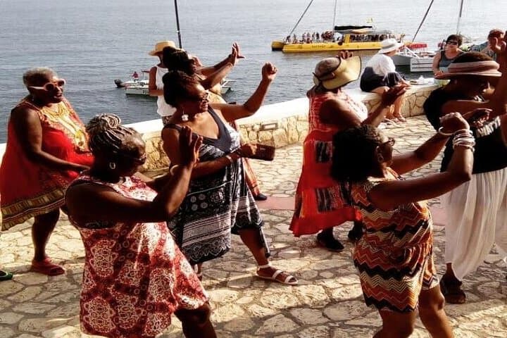 Unwind and Dine: Negril Beach and Rick's Cafe Sunset Adventure photo 4
