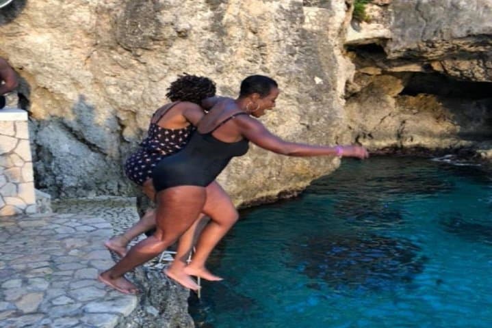 Experience Negril's Iconic Sunset and Beach Bliss photo 2