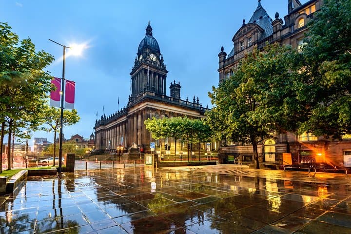 Leeds 2-Hour Highlights Walking Tour: Top Sights & Practical Tips photo 2