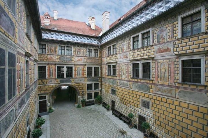 Private Day Trip to Cesky Krumlov from Prague — 1.5-Hour Guided Walking Tour photo 2