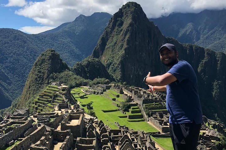 4-Day Sacred Valley, Machu Picchu & Rainbow Mountain Tour from Cusco