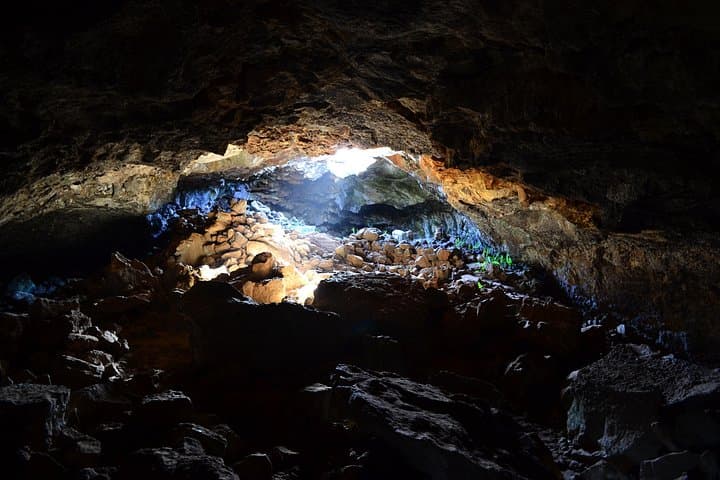 Caves and Lava Fields Half-Day Hike on Rapa Nui: Ana te Pahu to Ana Kakenga photo 2