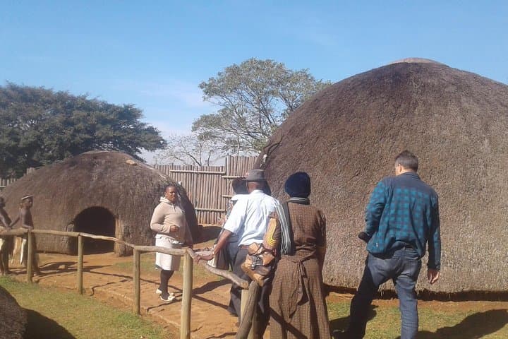 Valley of 1000 Hills: Phezulu Cultural Home & Inanda Dam Day Tour from Durban