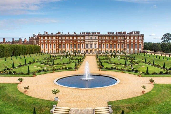 Executive Private Tour to Windsor Castle & Hampton Court Palace from London photo 5