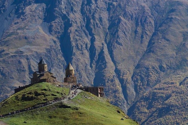Kazbegi Adventure Day Trip from Tbilisi: Gergeti, Ananuri & Khinkali Masterclass photo 4