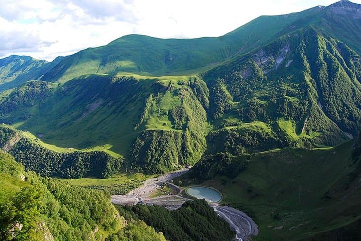 Kazbegi Adventure Day Trip from Tbilisi: Gergeti, Ananuri & Khinkali Masterclass photo 5