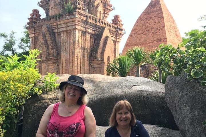 Nha Trang Sunset Cai River Cruise: Riverside Villages & Dinner photo 5