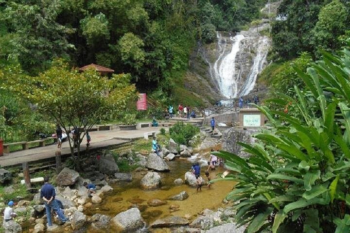 Cameron Highlands Day Trip from Kuala Lumpur: BOH Tea, Waterfalls & Batu Caves photo 2