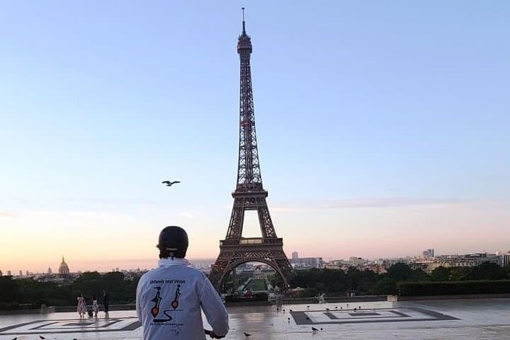 Paris Sunrise Segway Tour: Trocadéro to Champs-Élysées at Dawn photo 5