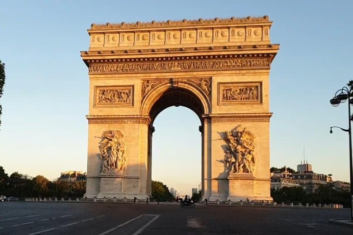 Paris Sunrise Segway Tour: Trocadéro to Champs-Élysées at Dawn photo 6