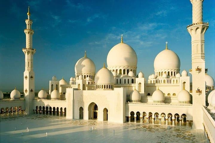 Full-Day Abu Dhabi City Tour: Sheikh Zayed, Dates Market & Yas Island Drive photo 2