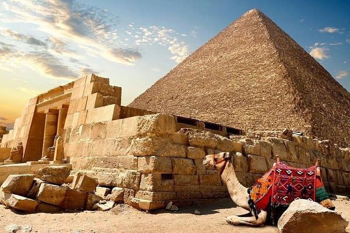Full-Day Pyramids of Giza, Egyptian Museum & Khan El Khalili Bazaar Tour photo 1