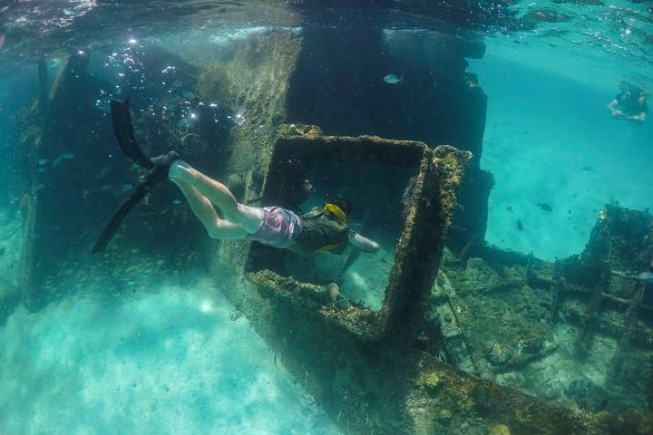 Isla Mujeres Catamaran Snorkel Tour with Free Transport and Open Bar photo 5