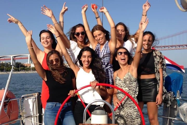 Private Lisbon Boat Tour: 2-Hour Scenic Sailing Along the Tagus photo 6