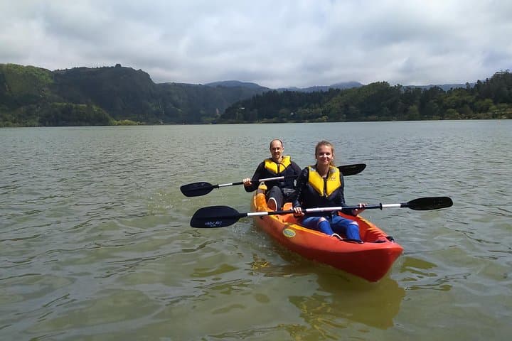 Kayaking and Mountain Biking in Furnas: Full-Day Volcano Lake Adventure