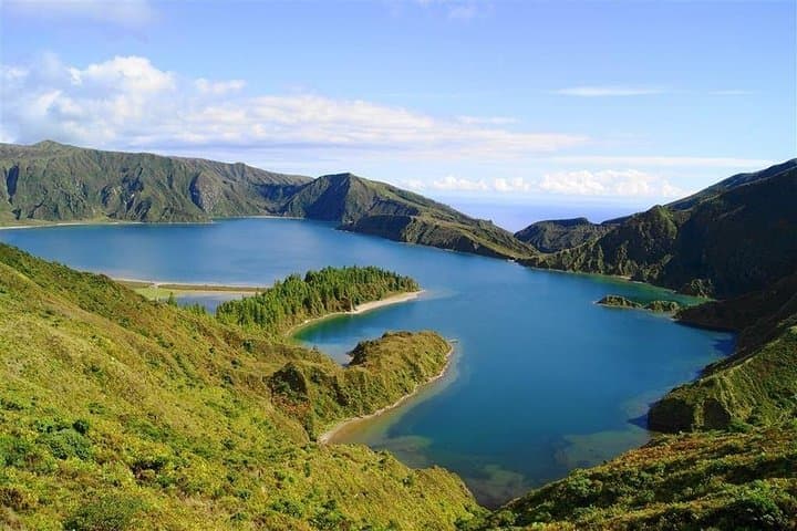 Lagoa do Fogo Walking Tour: Crater-Lake Hike & Picnic from Ponta Delgada photo 2
