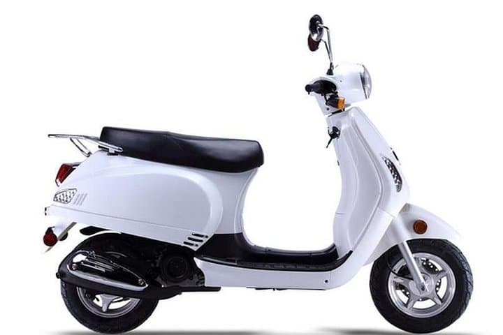 Retro Lucky 49cc Scooter Rental — 4-Hour Miami Beach Ride from Sunset Harbour photo 4