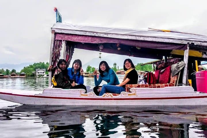 7-Day Kashmir Honeymoon: Srinagar, Gulmarg, Pahalgam & Sonamarg photo 2