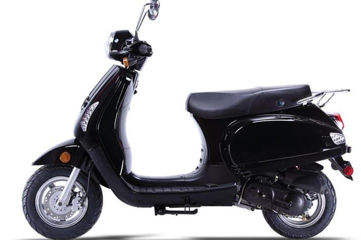 Retro Lucky 49cc Scooter Rental — 4-Hour Miami Beach Ride from Sunset Harbour