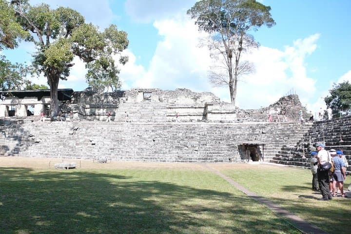 Copán Ruins Overnight Trip from Guatemala City — 2-Day Archaeology & Macaw Mountain photo 3