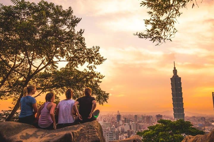 Taipei in a Day: Xiangshan Hike and Private Keelung Shore Excursion photo 4
