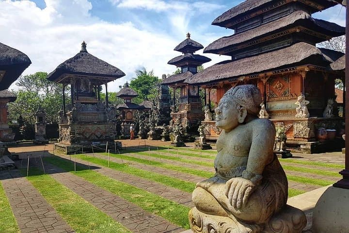 Ubud full-day excursion: Barong dance, art villages, monkey forest, temple & waterfall photo 4