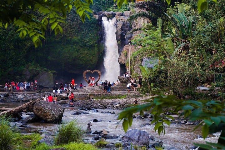 Ubud full-day excursion: Barong dance, art villages, monkey forest, temple & waterfall photo 6