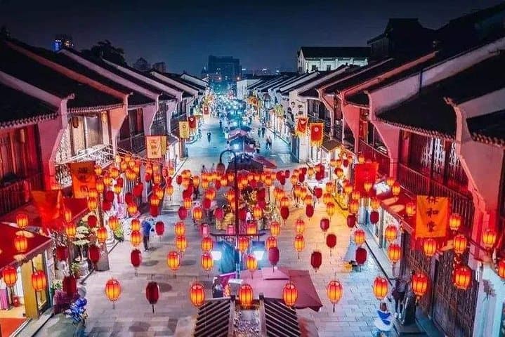 Evening at West Lake: VIP Impression Show and Hefang Heritage Street Night Tour photo 4