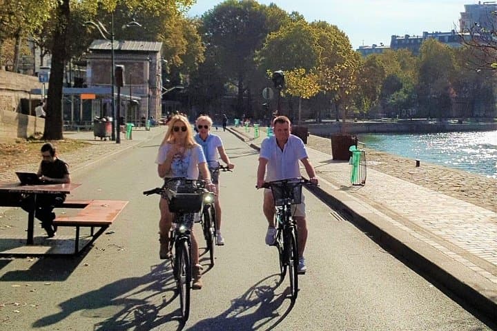 Essential Paris Bike Tour: Family-Friendly Guided Ride Along the Seine photo 2