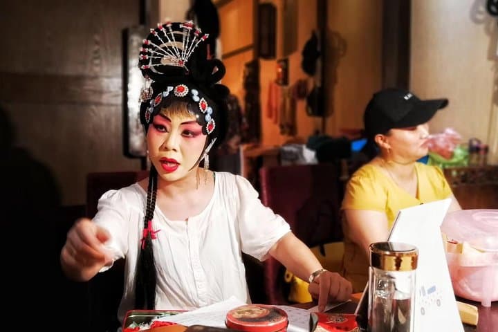 Evening Private Tour: Nanluoguxiang, Shichahai & Peking Opera with Roast Duck Dinner photo 3
