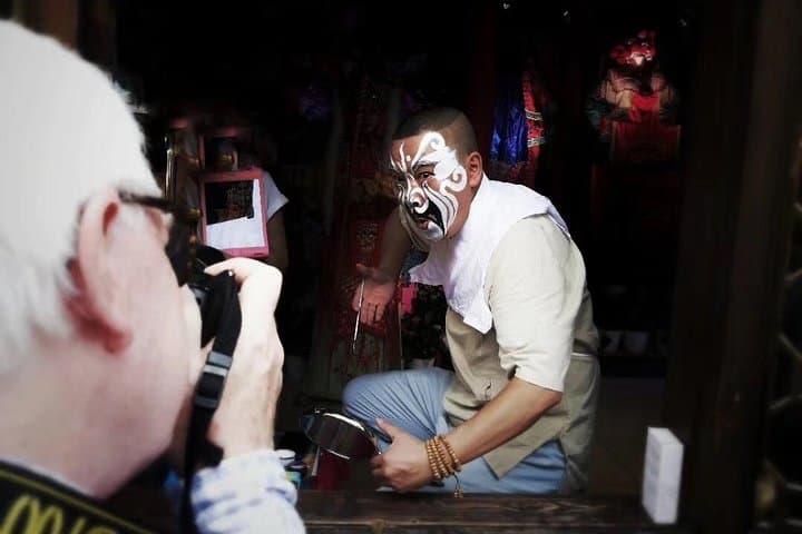 Evening Private Tour: Nanluoguxiang, Shichahai & Peking Opera with Roast Duck Dinner photo 4