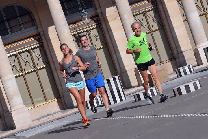 Paris 5-Mile Private Running Tour: Louvre to Île de la Cité & Champs-Élysées