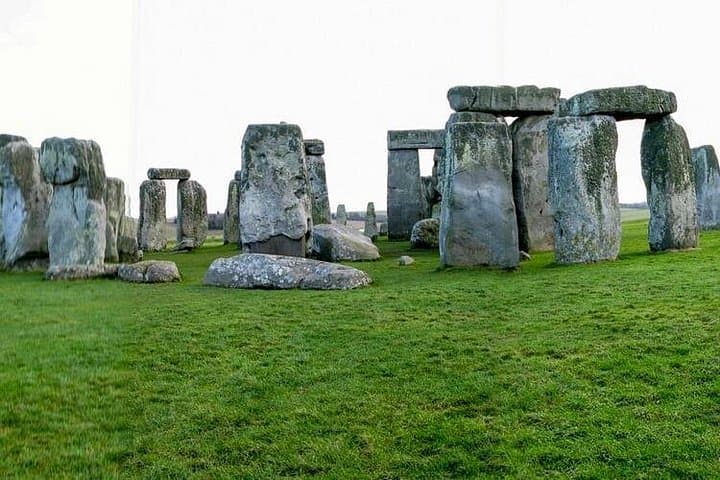 Private Stonehenge Tour from London or Southampton — 2‑Hour Visit with Private Transfer photo 2