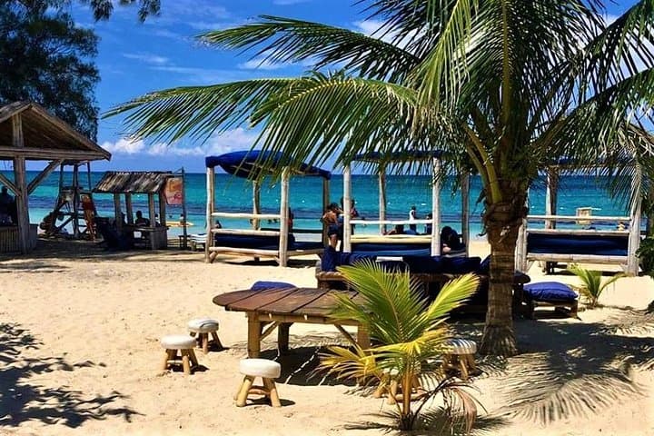 Climb Dunn's River Falls and Unwind at Blu Beach — Private Tour from Ocho Rios photo 6