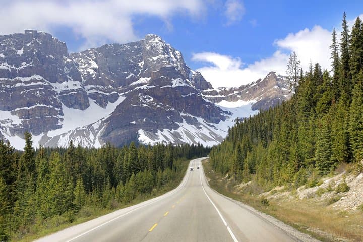 Rockies Winter Premium Tour: 5-Day Banff & Ice-Field Journey from Vancouver photo 2