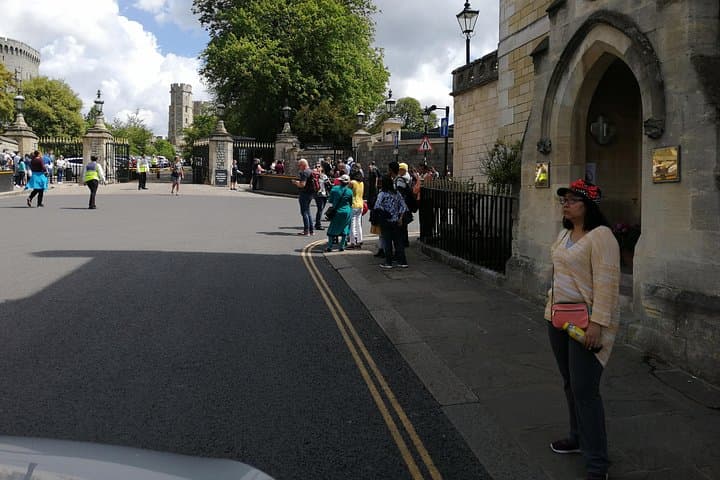 Private Luxury Day Tour from London to Stonehenge and Windsor Castle photo 2