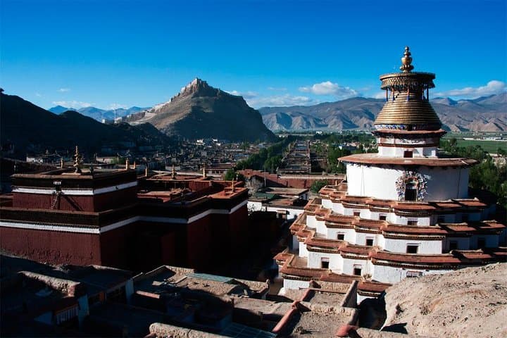 8-Day Lhasa to Everest Base Camp: Cultural High Passes and Himalayan Sunsets photo 6