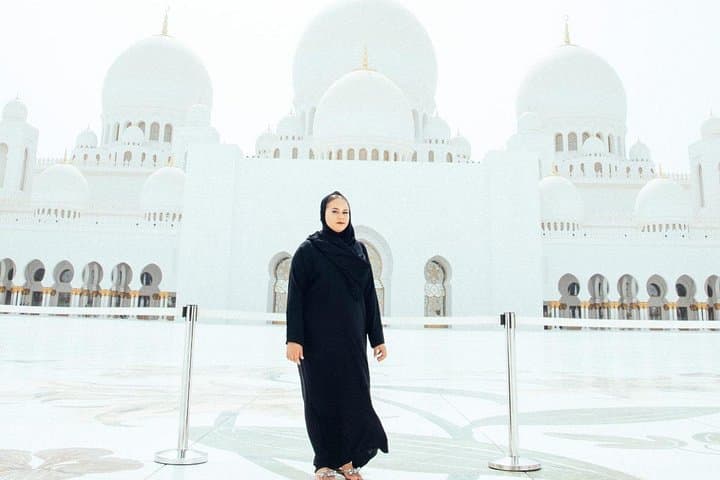 Private Photo Session in Abu Dhabi — Capture Your Trip with a Local Photographer photo 2