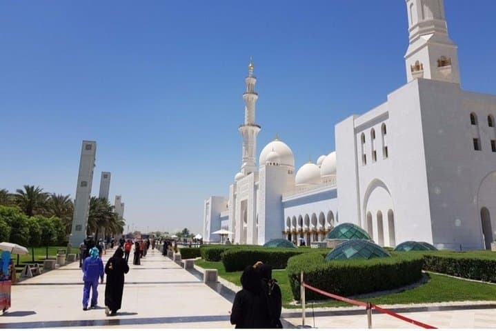 Full-Day Abu Dhabi City Tour from Dubai: Sheikh Zayed, Yas Island & Heritage Village photo 4