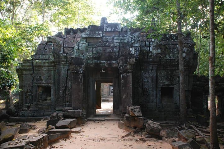 2-Day Angkor Wat and Tonle Sap Private Tour from Siem Reap photo 4