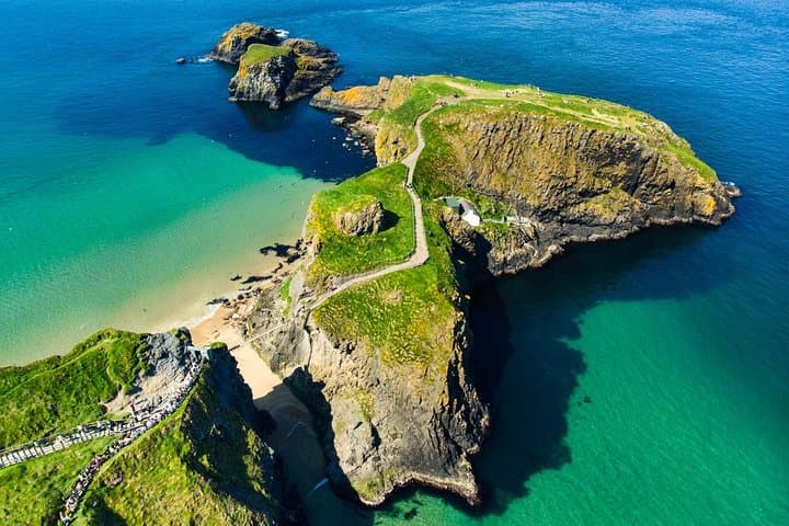 Private Giant's Causeway, Carrick-a-Rede & Dark Hedges Day Tour photo 5
