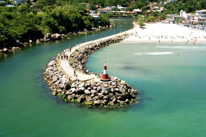 Floripa Total: Hercílio Luz to Jurerê — Island City Tour with Shrimp Sequence Lunch photo 6
