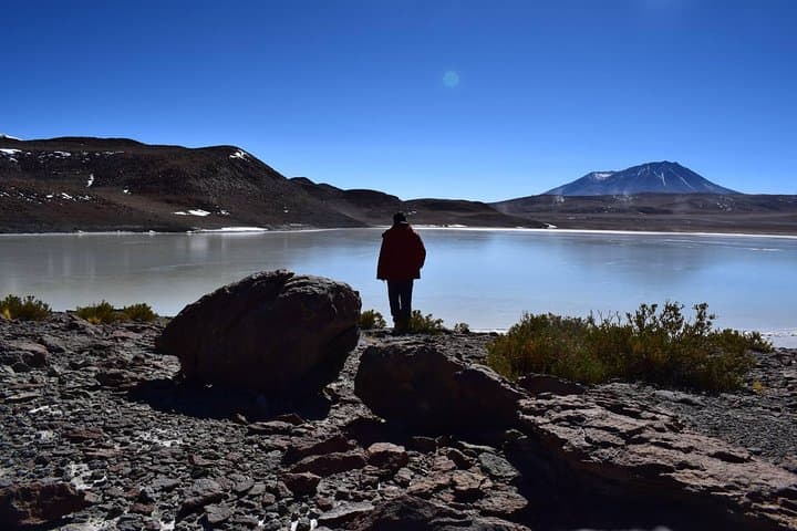 Salar de Uyuni 3-Day Tour: Salt Flats, Geysers & High-Altitude Lagoons photo 2