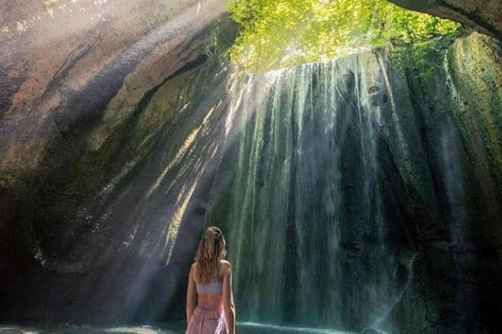 East Bali Full-Day: Lempuyang Gate, Tirta Gangga & Tukad Cepung Waterfall Tour photo 4