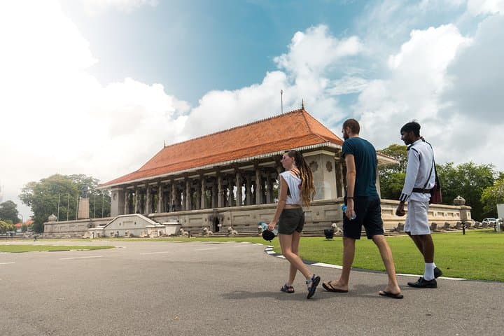 Colombo Tuk Tuk Safari: Private 4-Hour Evening Food & City Tour photo 4