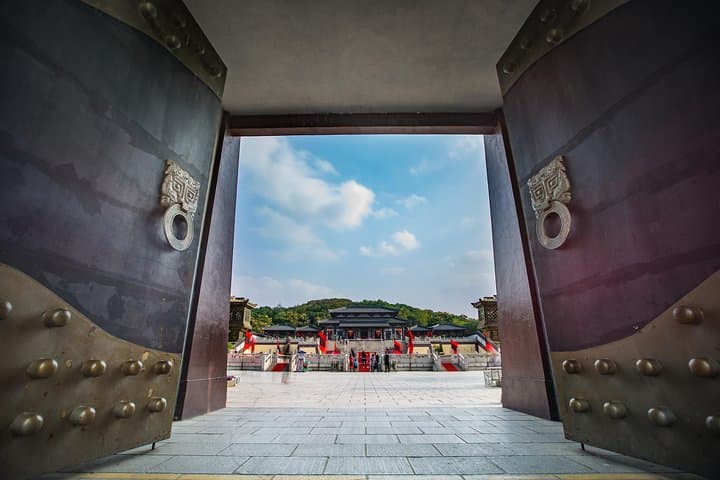 Lingshan Grand Buddha & Three Kingdom City: Day Trip from Shanghai photo 2