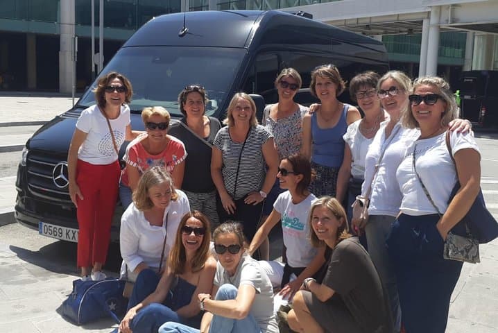 Private Half-Day Barcelona Sightseeing: Local Driver Tour of Gaudí & Gothic Quarter photo 2
