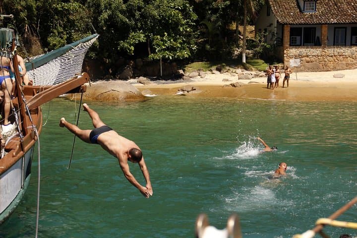Paraty Schooner Cruise and Snorkeling — Islands, Reefs & Blue Lagoons photo 1