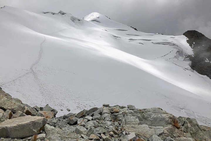 Huayna Potosí Full-Day Mountain Trek from La Paz: High-Altitude Glacier Practice and Views photo 4