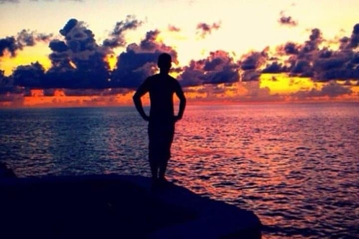 Rick's Cafe Sunset Private Tour: Negril Cliff Jumps & Glass-Bottom Boat photo 2
